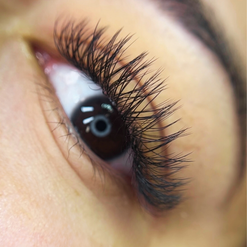 Signature Mink Mixed Length YY Light Wispy Hybrid Lashes - D Curl 0.05 x 8 through 15mm